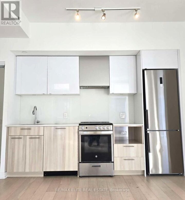 Property Photo:  251 Jarvis Street Ph 5003  ON M5B 0C3 