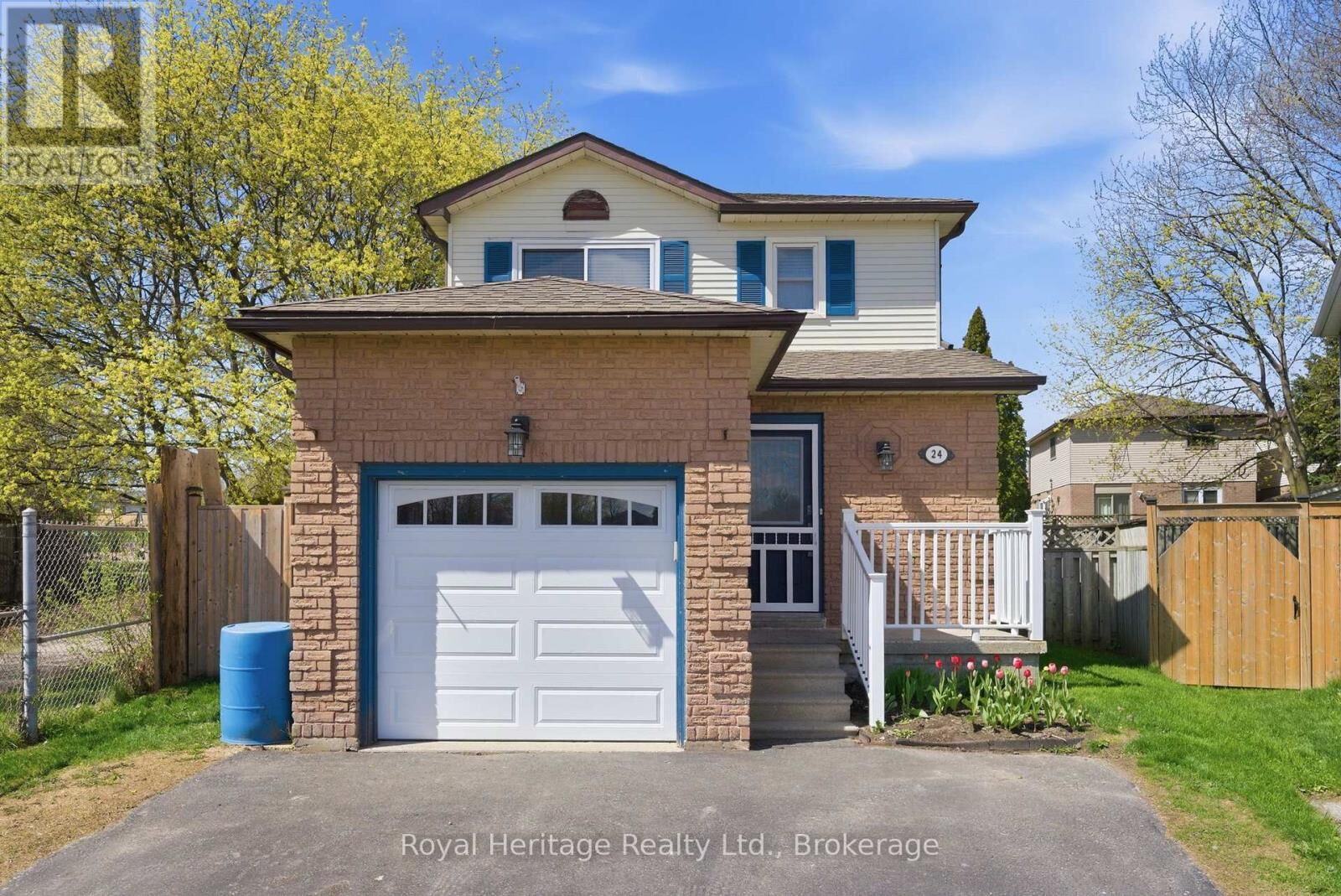 Property Photo: 24 Summerlea Court ON L1E 1B5