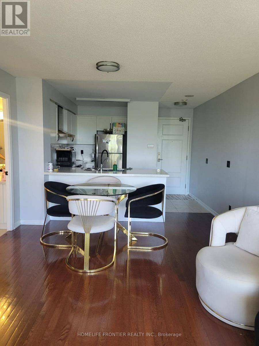 Property Photo: 310 Red Maple Road East 217 ON L4C 0T7