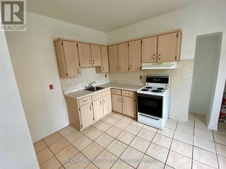 Property Photo:  1582 Queen Street West 1  ON M6R 1A6 