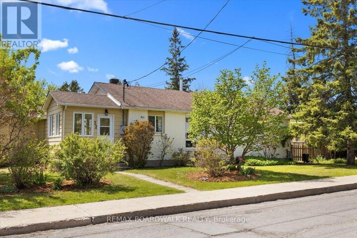 Property Photo: 32 Martin Street South ON K0A 1A0