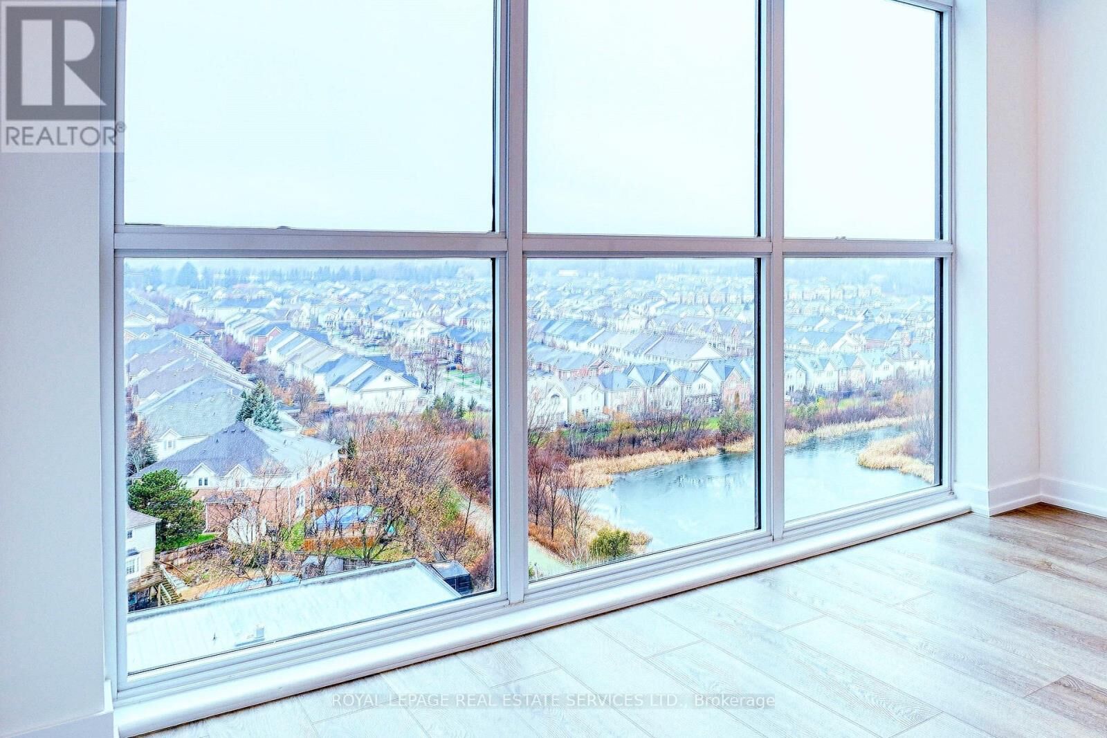 Property Photo:  460 Dundas Street East 1102  ON L8B 2A6 