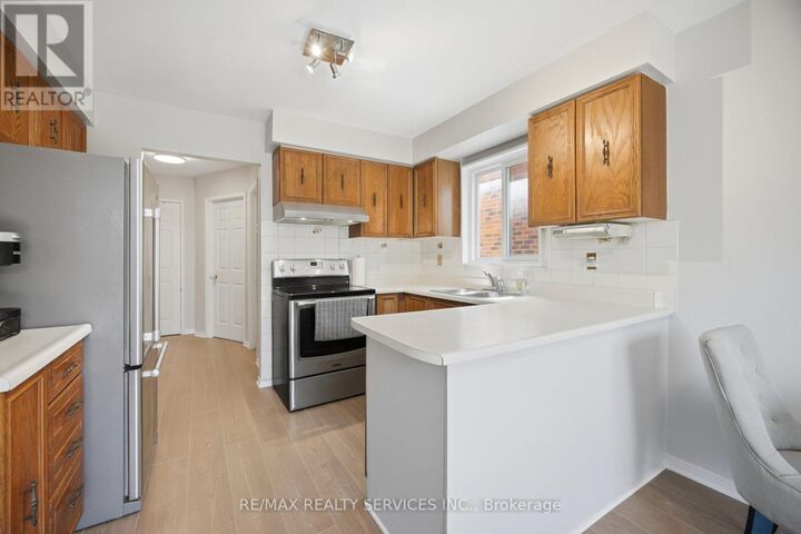 Property Photo: 122 Flowertown Avenue ON L6X 3Y6