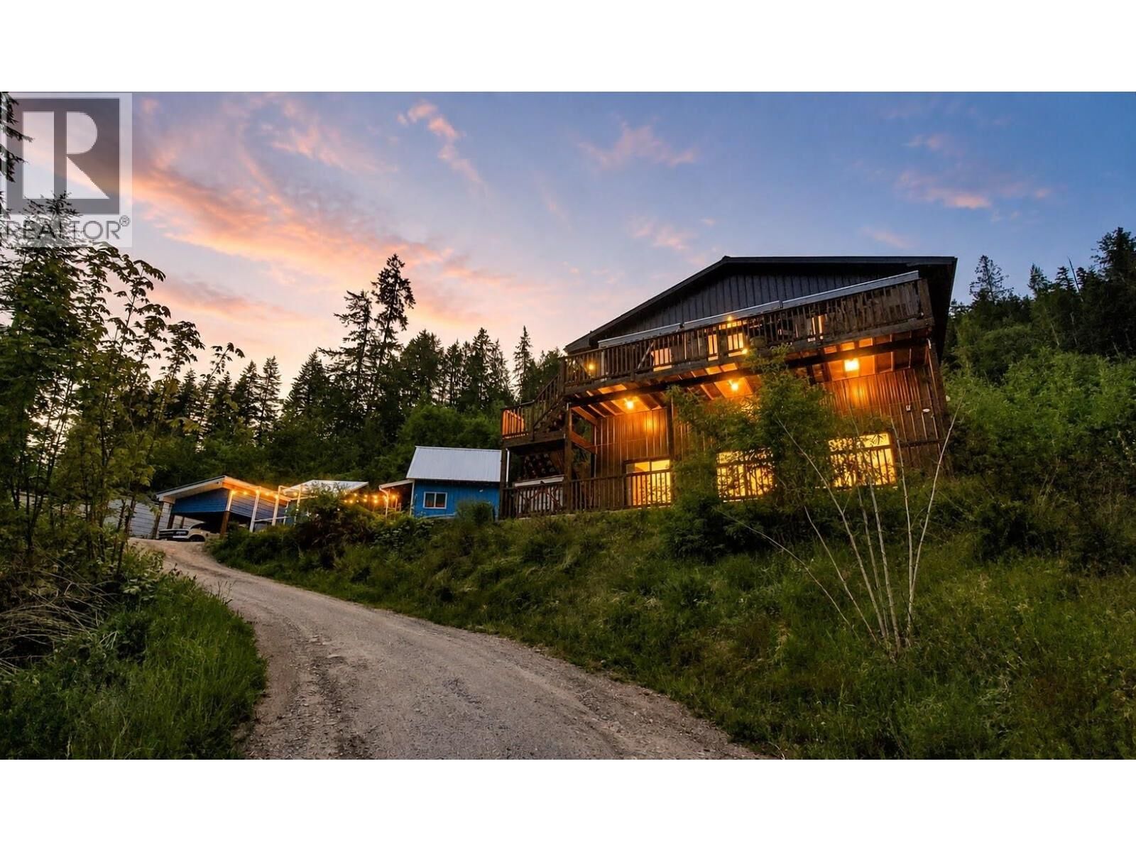 Property Photo: 6421 Sunshine Drive BC V1L 6S1