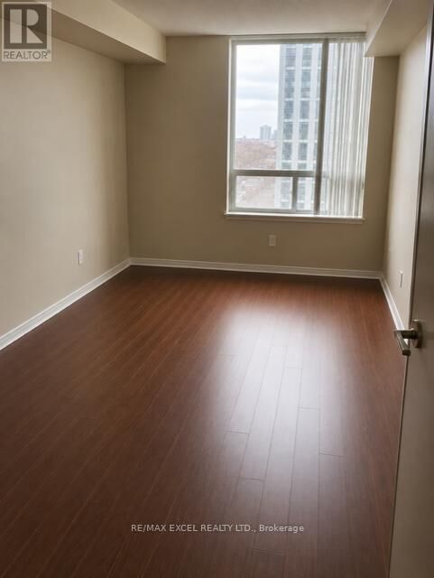 Property Photo: 18 Hillcrest Avenue ON M2N 6T5