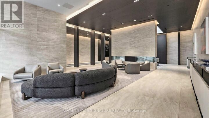 Property Photo:  2221 Yonge Street 1011  ON M4S 0B8 
