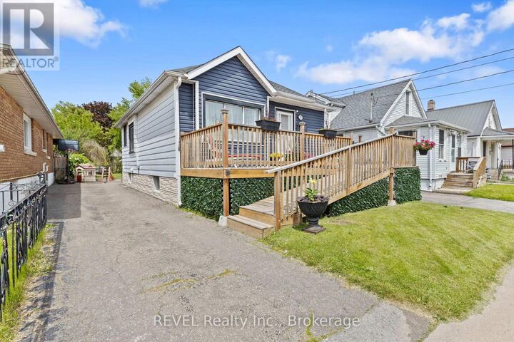 Property Photo:  217 Niagara Street North  ON L2M 4V3 