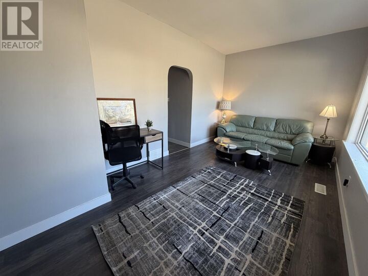 Property Photo:  1113 Walsh St E  ON P7E 4V2 