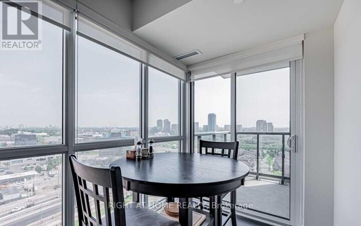 Property Photo:  6 Sonic Way 1604  ON M3C 0P1 