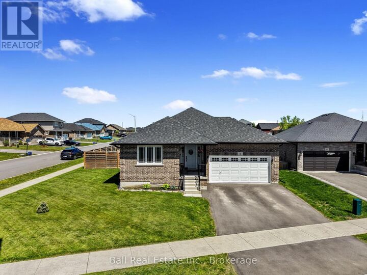 Property Photo:  8 Darrell Drain Crescent  ON K0L 2V0 