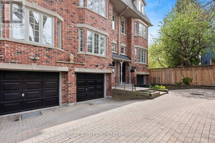 Property Photo:  35 Spruce Street B  ON M5A 2H8 