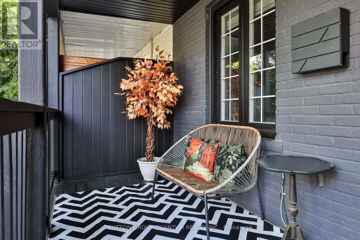 Property Photo:  268 Ashdale Avenue  ON M4L 2Y9 