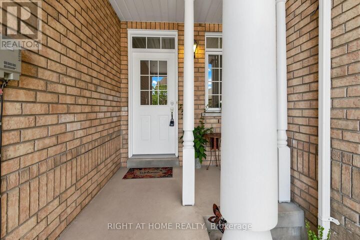 Property Photo: 53 Cameo Drive ON L4S 2C1