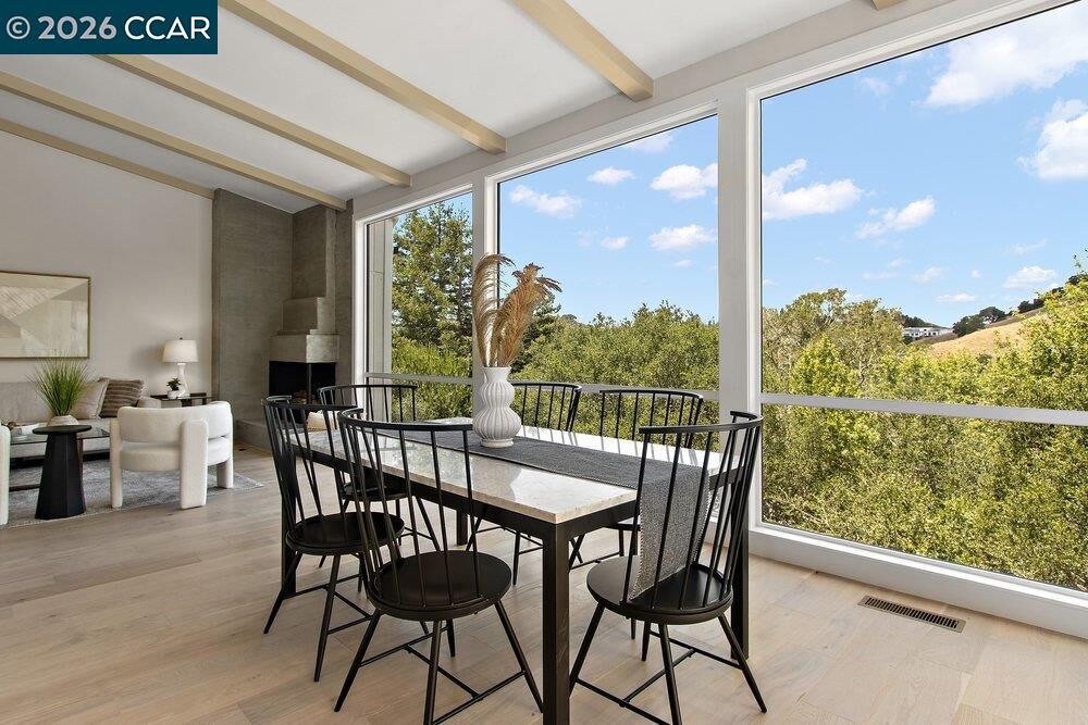 Property Photo: 16 Sunnyside Ct CA 94563