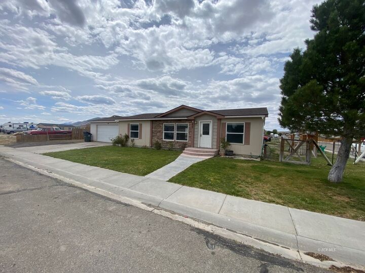 Property Photo:  437 Moor Avenue  NV 89835 