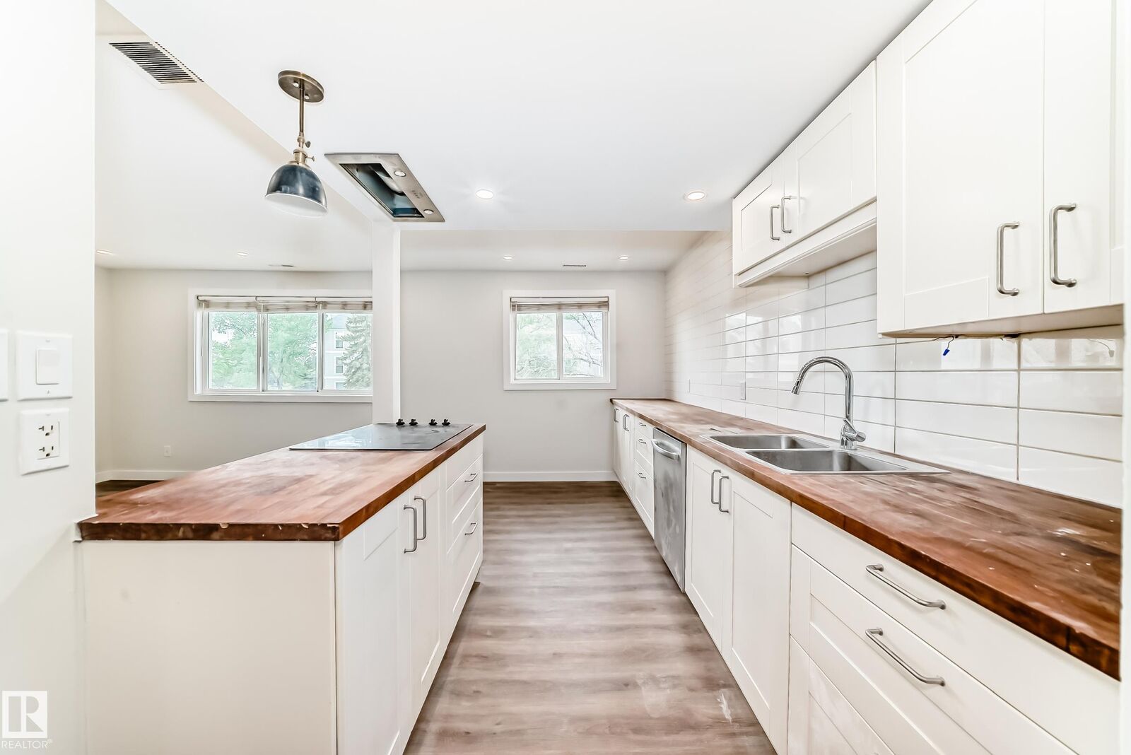 Property Photo: 1488 Lakewood Road NW AB T6K 3M2