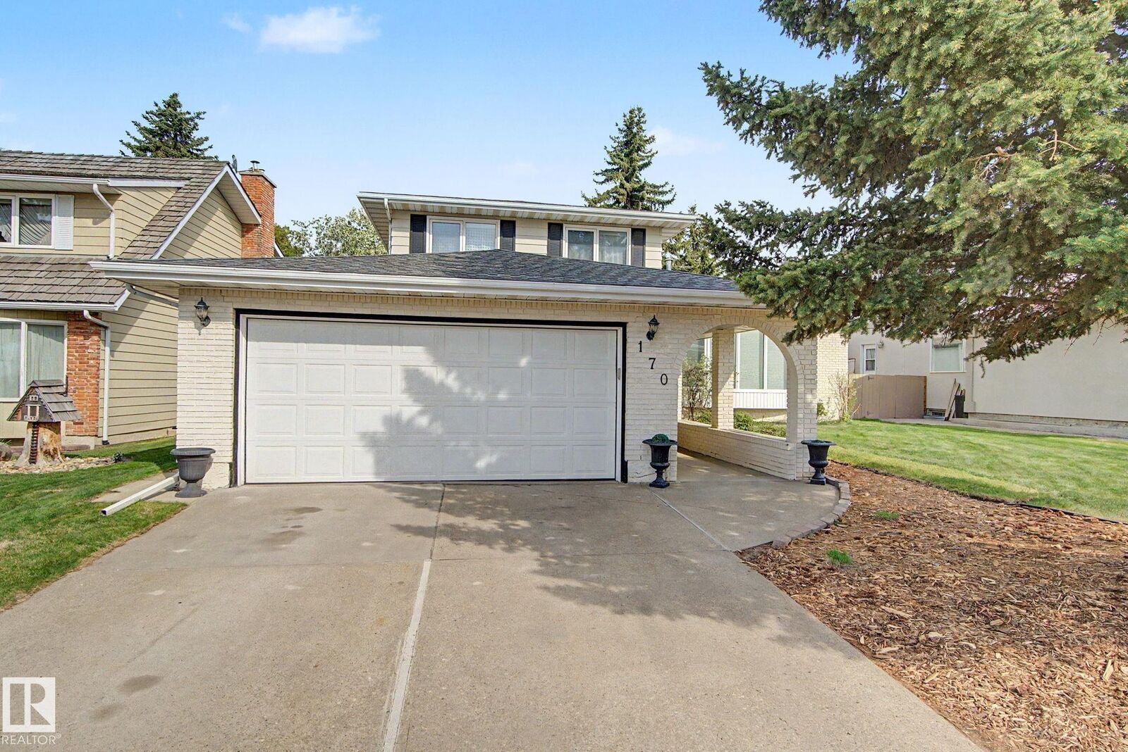 Property Photo: 170 Westridge Rd NW AB T5T 1B8