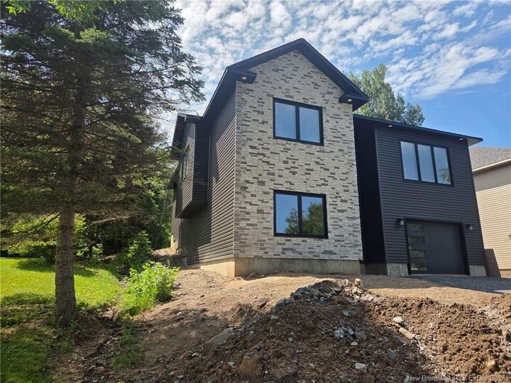 Photo de la propriété:  16 Mayflower Street  NB E3C 1L5 