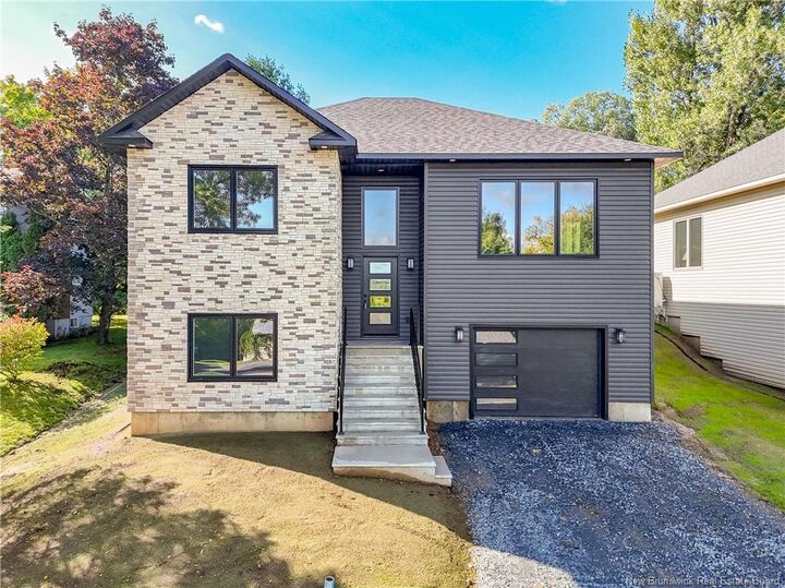 Photo de la propriété:  16 Mayflower Street  NB E3C 1L5 