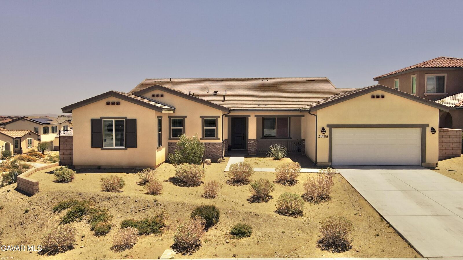 Property Photo:  39186 Pinto Court  CA 93551 