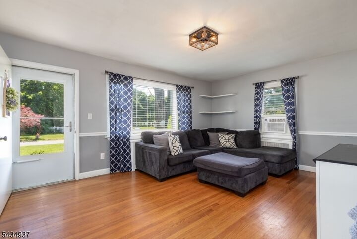 Property Photo:  7 West St  NJ 07876 