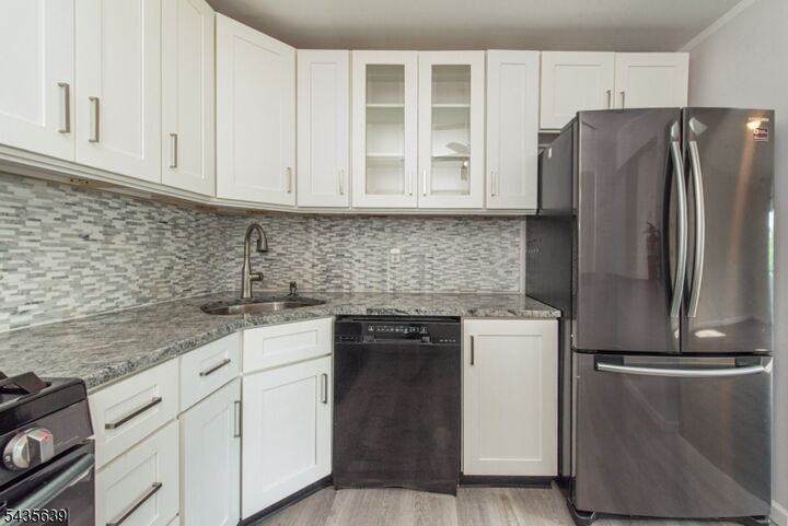 Property Photo:  132 Robertson Way  NJ 07035 