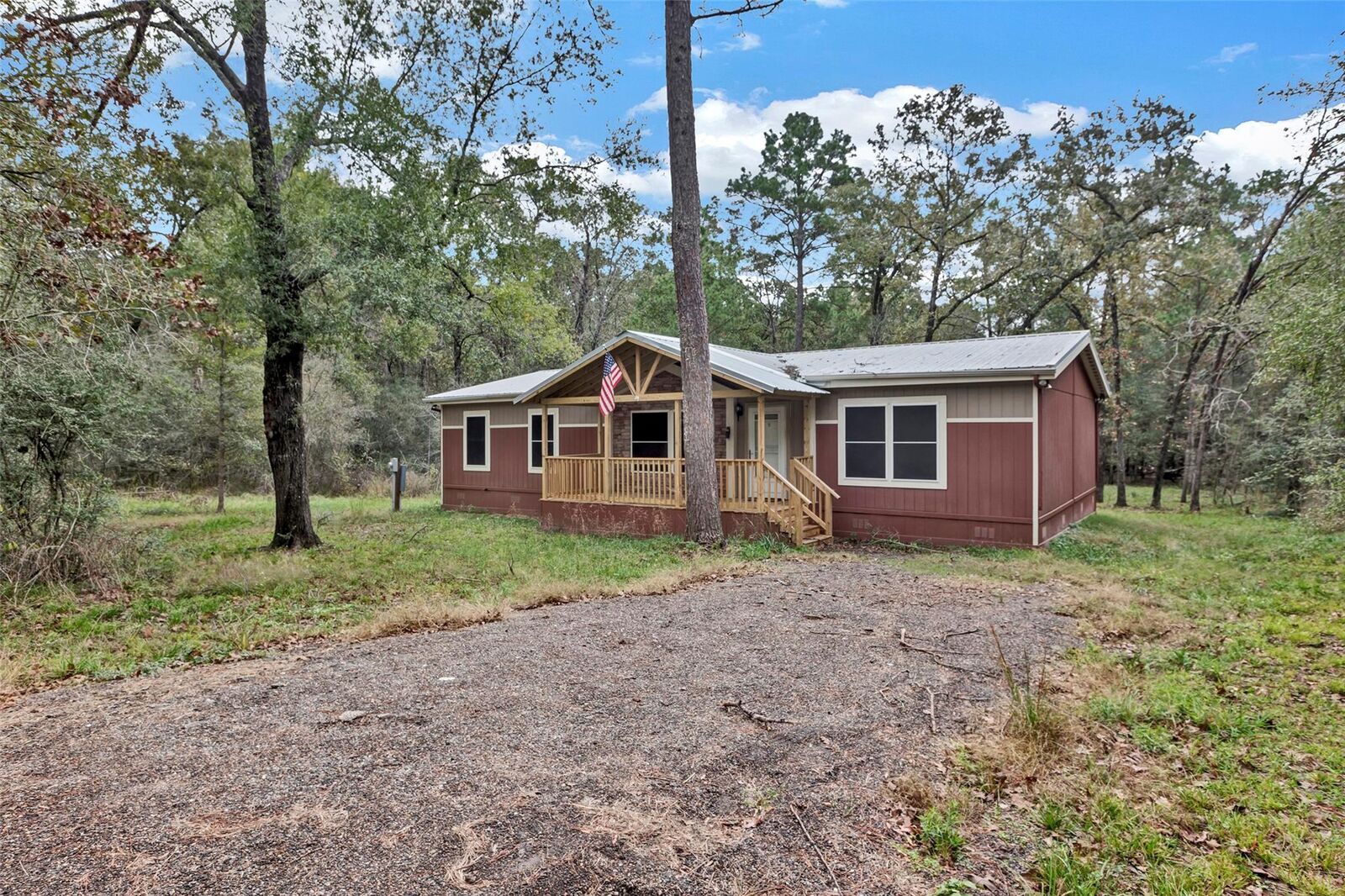 Property Photo: 271 Shoreline Drive TX 77320