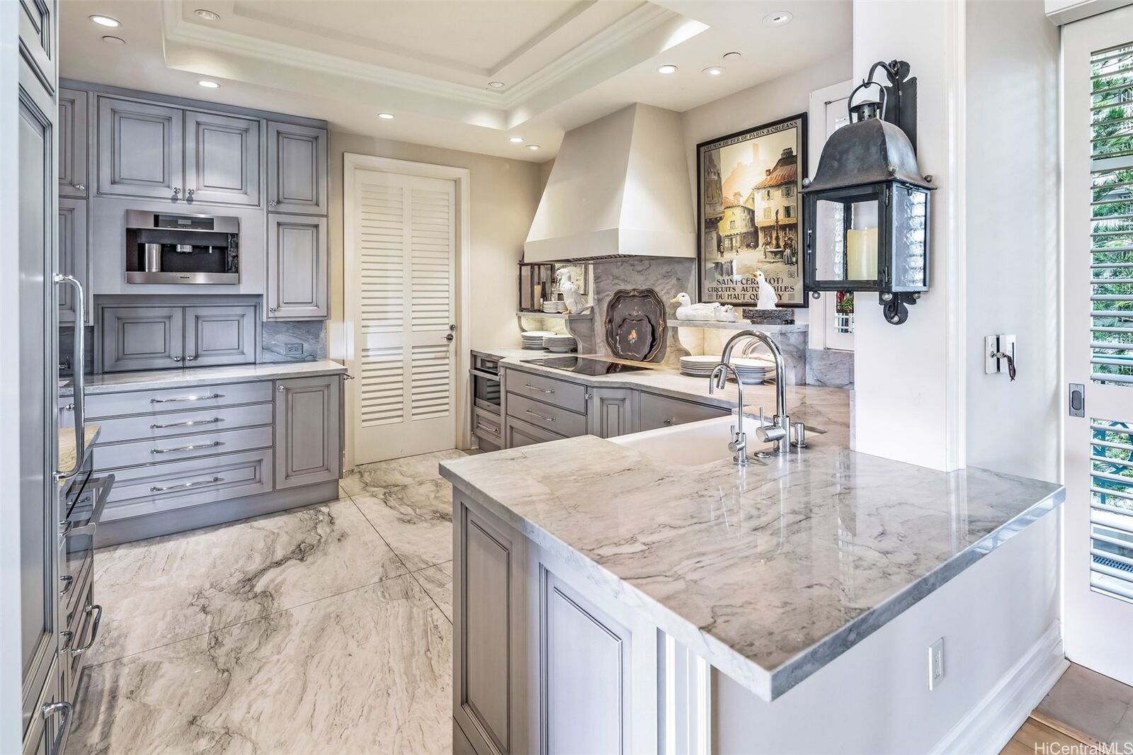 Property Photo: 1740 S Beretania Street 25 HI 96826