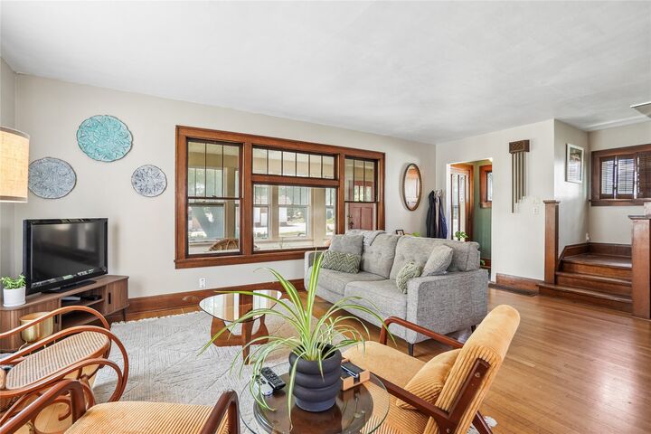 Property Photo:  2215 E 9th Street  IA 50316 