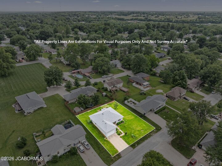 Property Photo: 412 W Champain Street MO 65026