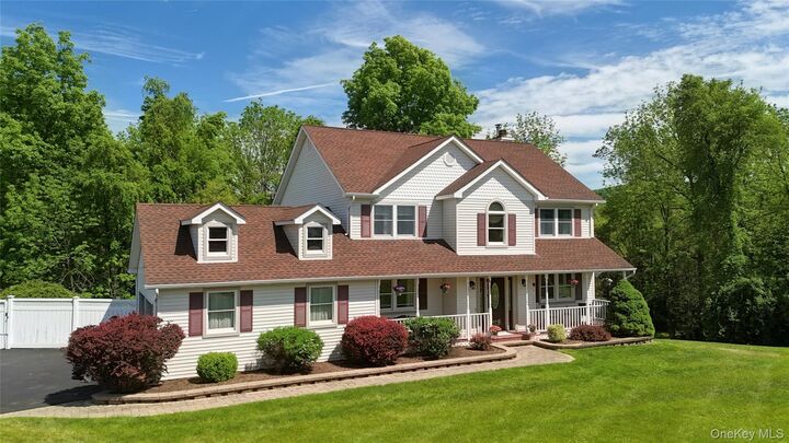 Property Photo:  19 Aimee Court  NY 10990 