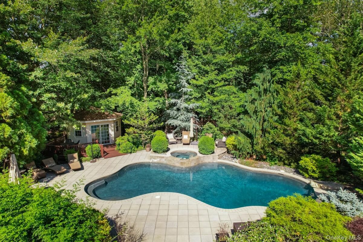 Property Photo:  9 Ronwood Road  NY 10977 