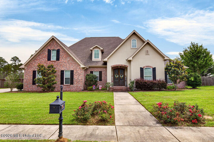 Property Photo:  9915 W Mockingbird Circle  MS 39564 