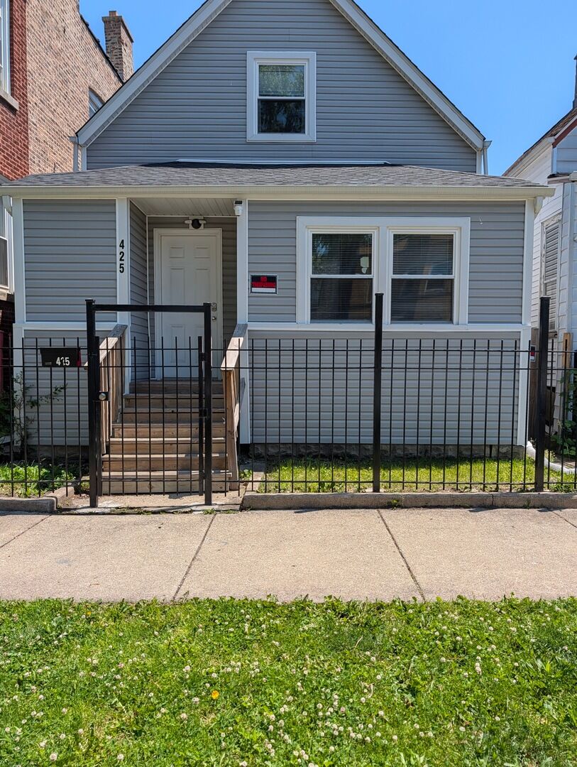 Property Photo:  