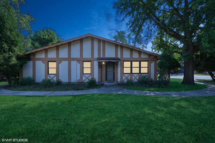 Property Photo: 19128 S Pine Drive 19128 IL 60478