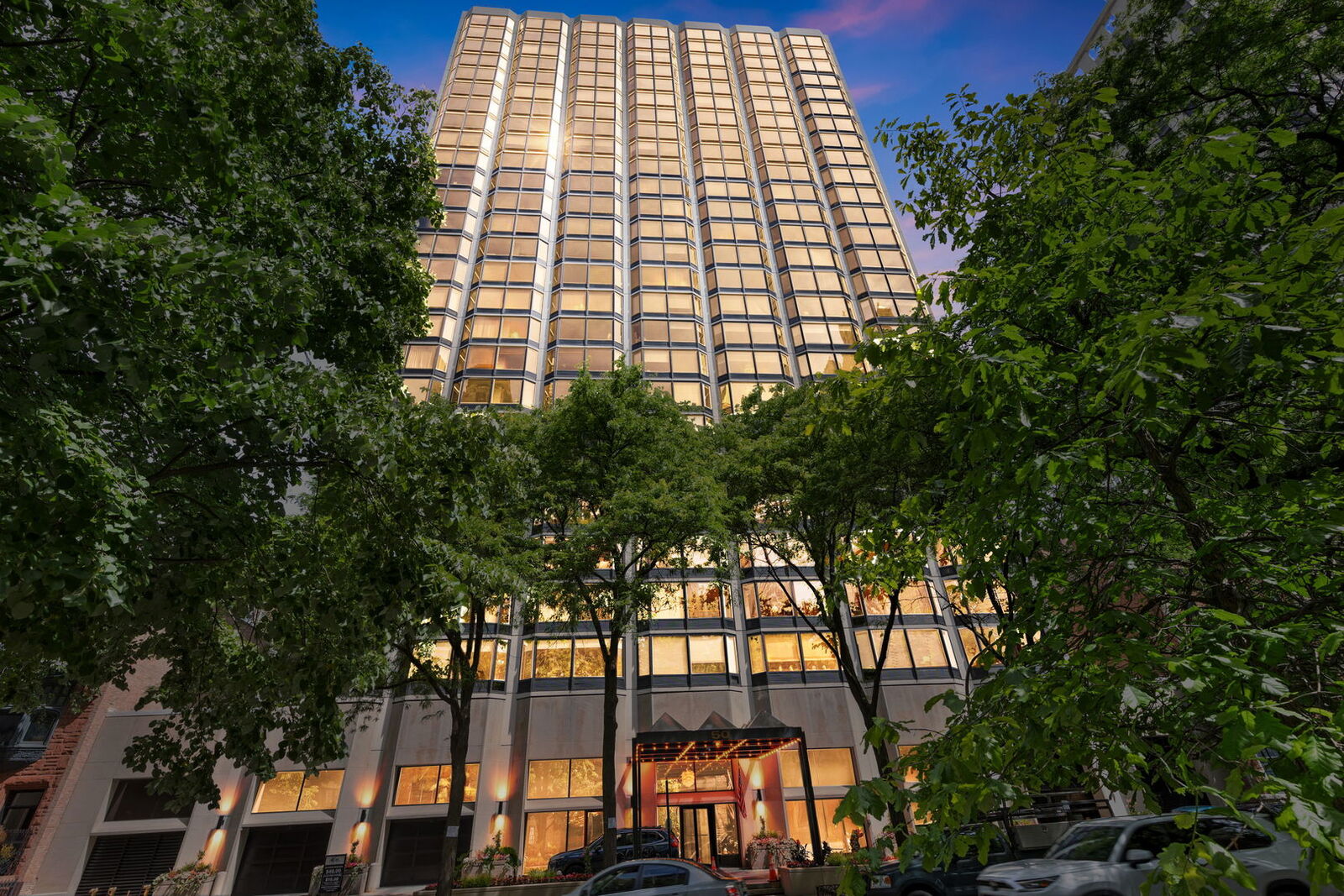 Property Photo:  50 E Bellevue Place 1806  IL 60611 