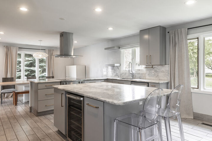 Property Photo:  7810 Del Court  IL 60561 