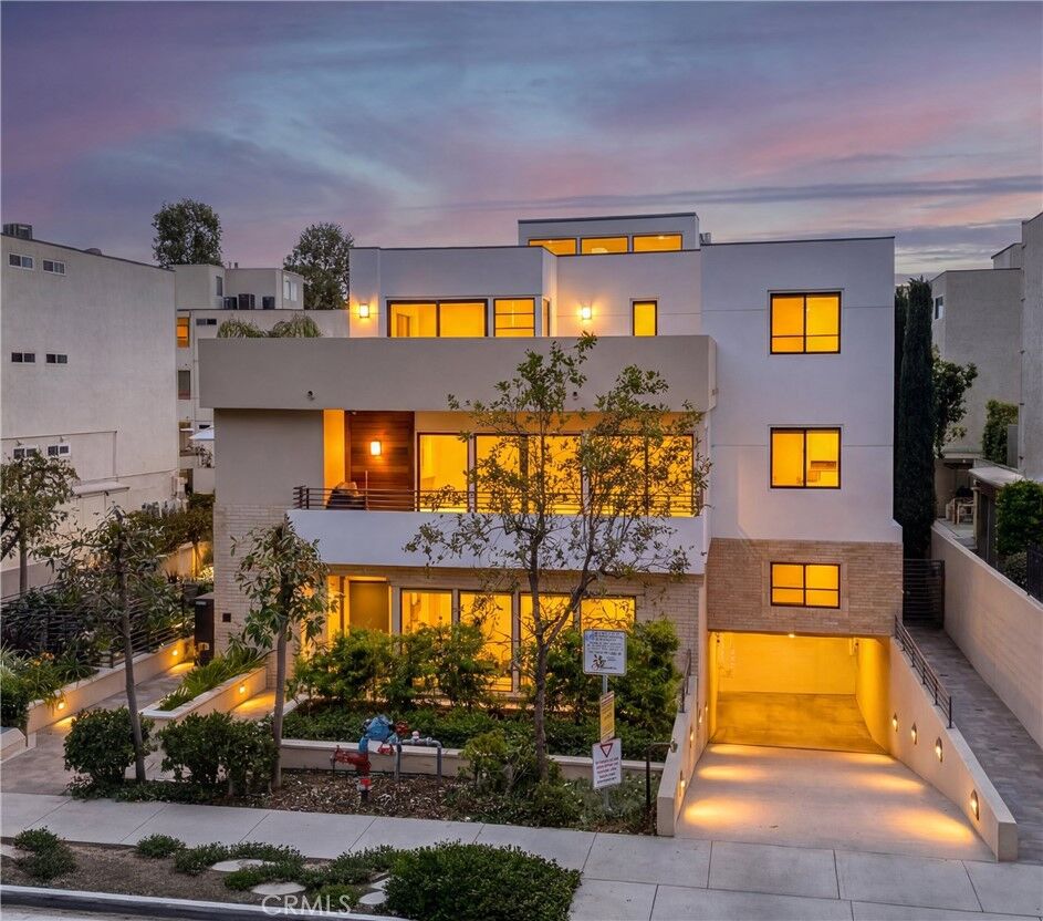 Property Photo:  2428 E Del Mar Boulevard 206  CA 91107 