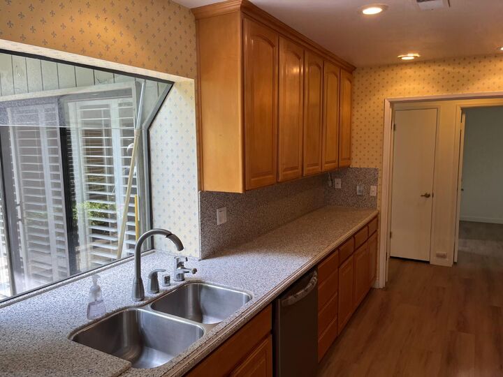 Property Photo: 301 Dunbarton Way CA 95825