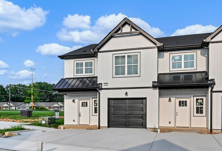 Property Photo: 166 Sango Dr Bldg 6 48 TN 37043