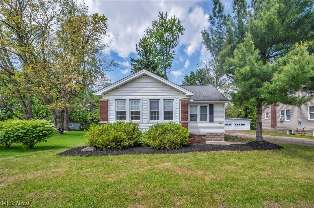 Property Photo: 6504 Som Center Road OH 44139