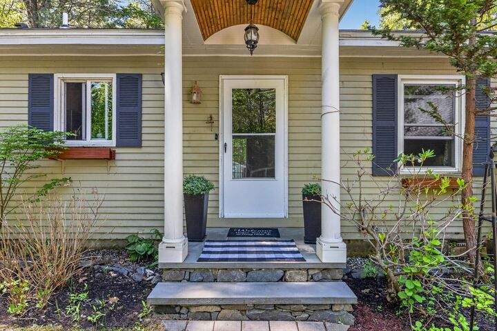 Property Photo:  14 Stevens Drive  NH 03857 