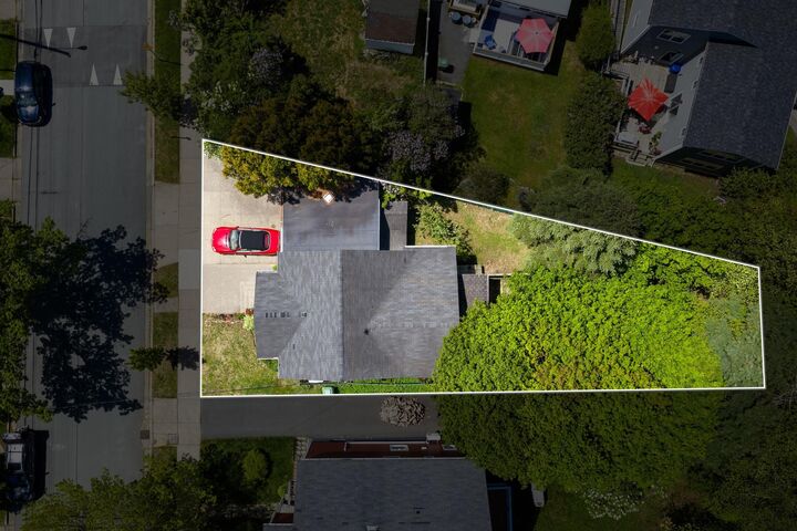 Property Photo: 6477 Roslyn Road NS B3L 2M6