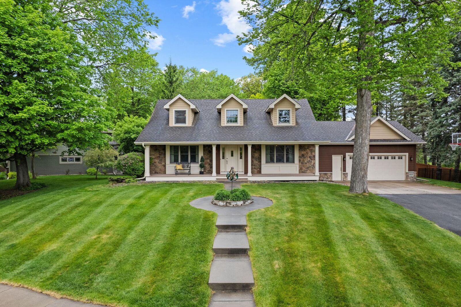 Property Photo:  11305 Parkside Trail  MN 55369 