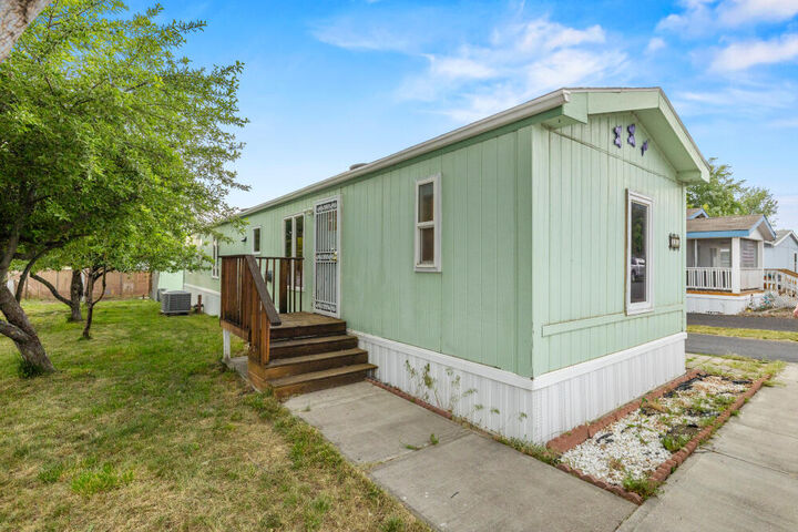 Property Photo:  4751 Bellm Drive Spc 203  OR 97603 