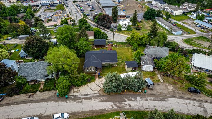Property Photo: 2025 Catt Avenue BC V0E 2G0