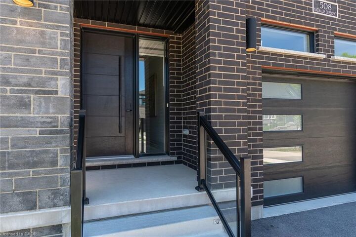 Property Photo: 508 Nathalie Crescent ON N2E 0H8