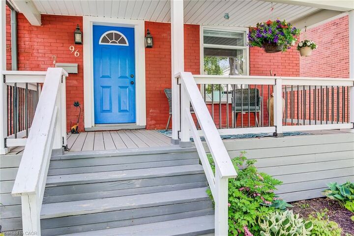 Property Photo:  96 Home Street  ON N5A 1Z7 