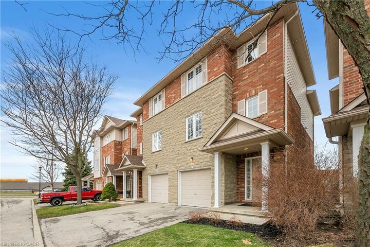 Property Photo:  876 Golf Links Road 16  ON L9K 1M7 