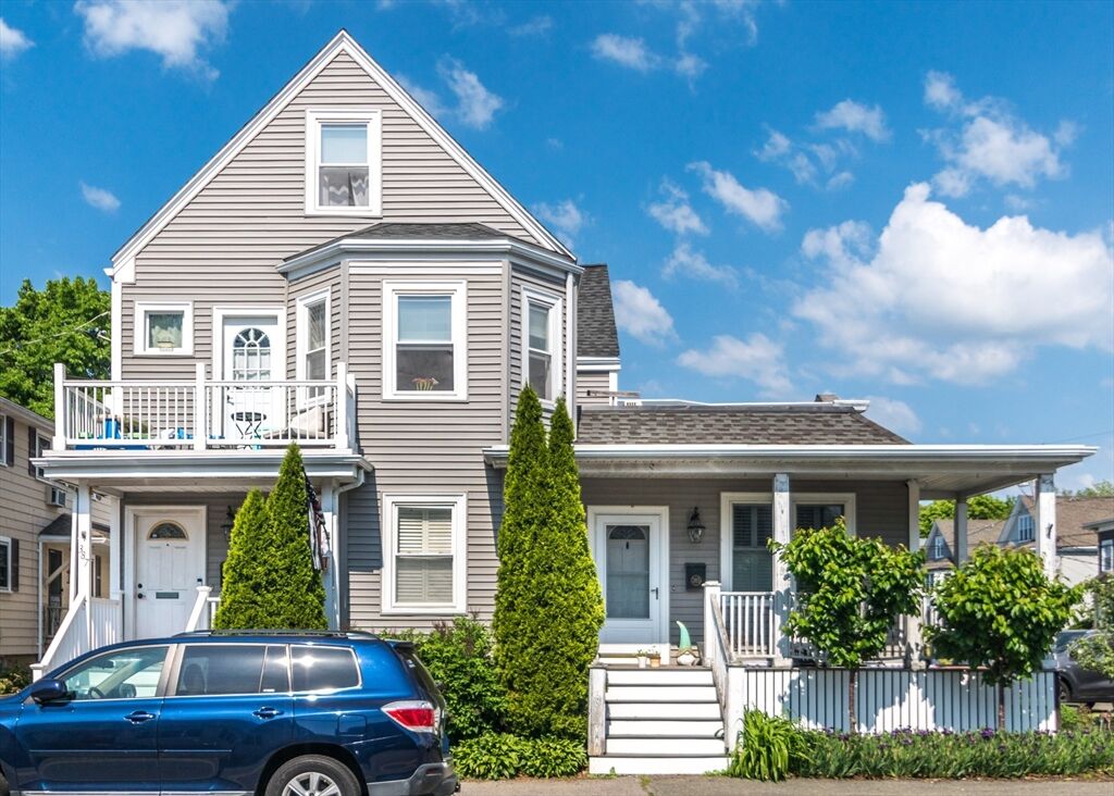 Property Photo:  387 Newton Street 387  MA 02453 
